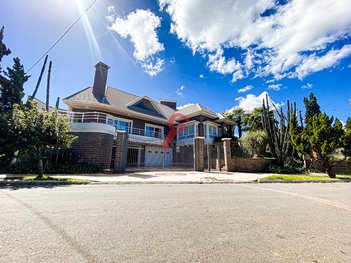 house em Rua Daltro Filho, São José - Canoas - RS