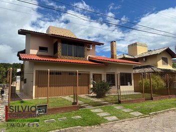 house em Rua Braúlio João Cordeiro, Barra da Lagoa - Florianópolis - SC