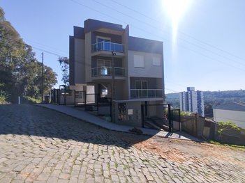 house em Rua Constante Adorino Pola, Santa Lúcia - Caxias do Sul - RS