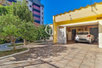 house em Rua Líbero Badaró, Passo da Areia - Porto Alegre - RS