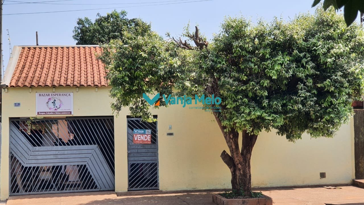 Casa Residencial bem localizada e proximo do posto de combustivel e outros comercios.
Oportunidade.