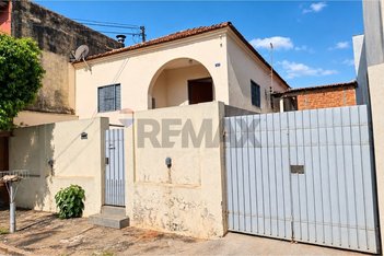 house em Rua Mato Grosso, Vila Guararapes - Lins - SP