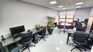 office em Rua Zeila Moura dos Santos, Cristo Rei - Curitiba - PR