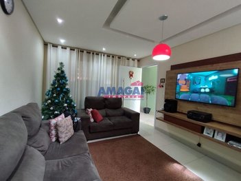 house em Rua Mabito Shoji, Cidade Salvador - Jacareí - SP