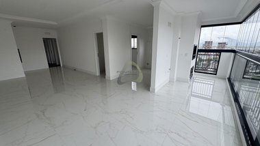 apartment em Rua 220, Meia Praia - Itapema - SC