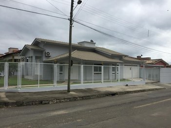 house em Rua Osvaldo Búrigo, Milanese - Criciúma - SC
