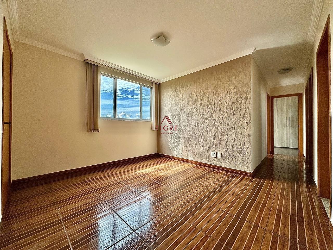 Apartamento com 3 quartos — Jardim Guanabara, Belo Horizonte