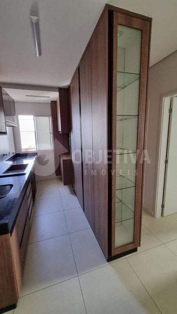 apartment em Alameda José de Oliveira Guimarães, Jardim Holanda - Uberlândia - MG