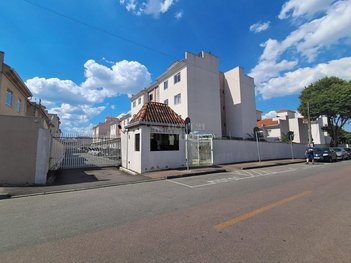 apartment em Rua Doutor Levy Buquéra, Sítio Cercado - Curitiba - PR