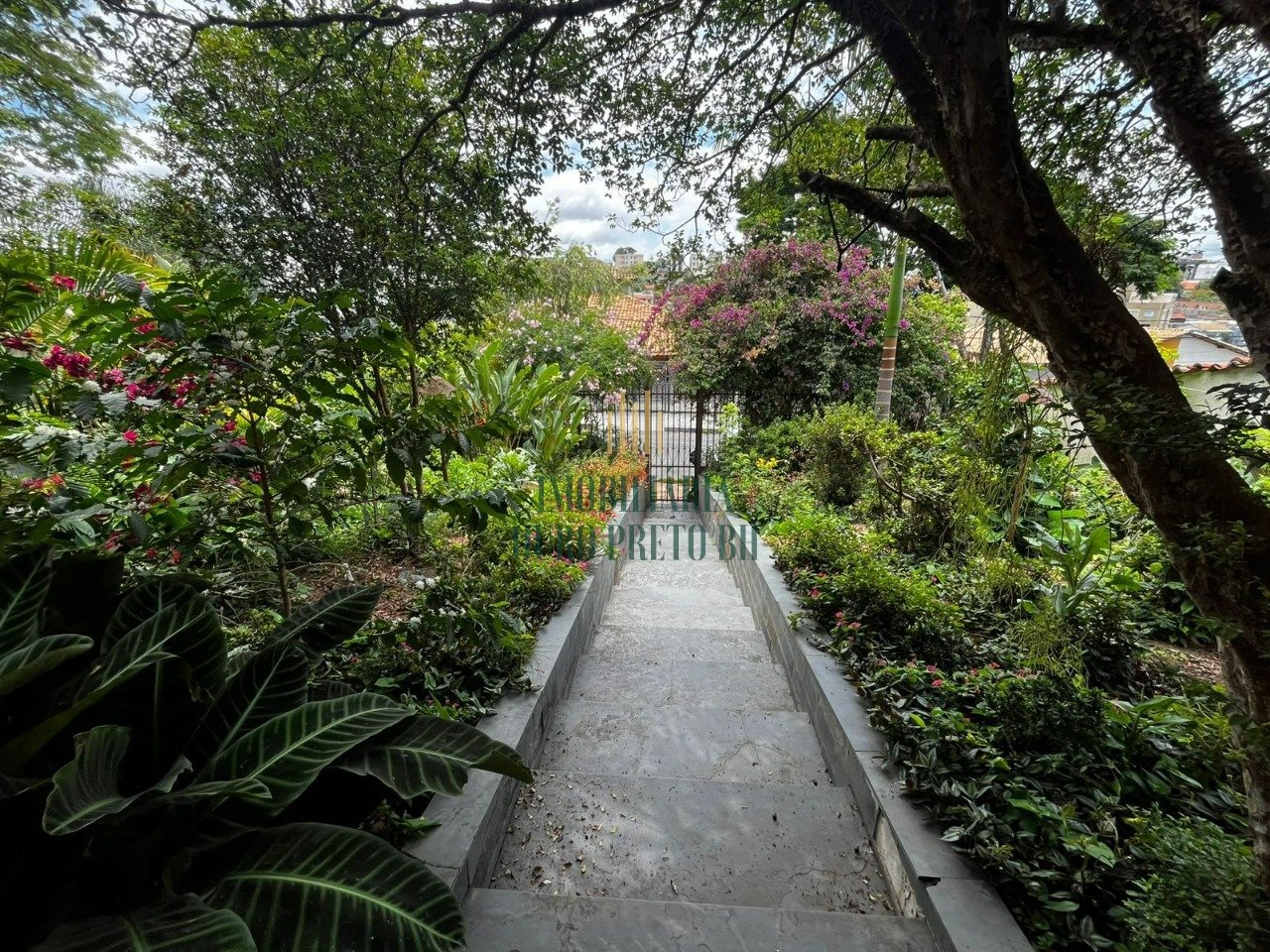 Casa com 4 quartos — Céu Azul, Belo Horizonte