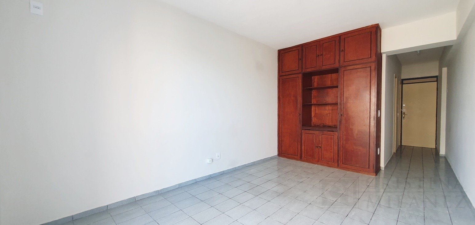 02 Quarto (outro ângulo)