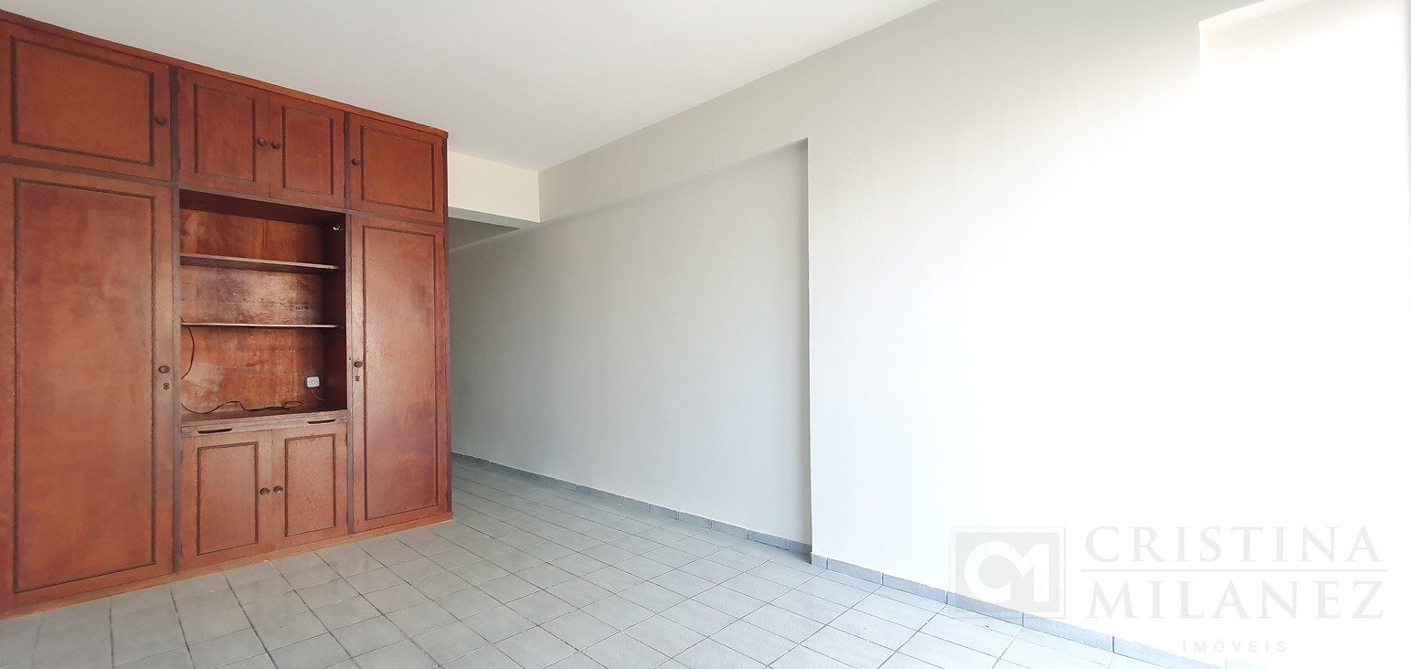 03 Quarto (outro ângulo)
