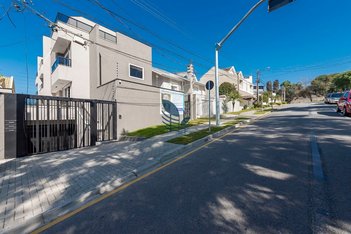 house em Rua Eugênio Guariza, São Lourenço - Curitiba - PR