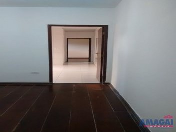 house em Avenida Benedita Martins Siqueira, Jardim Emília - Jacareí - SP