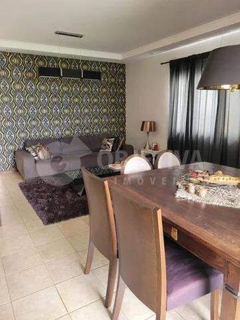 house em Rua Amore, Jardim Karaíba - Uberlândia - MG