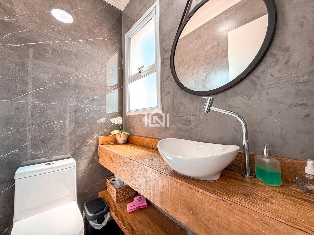 casa a venda no condominio mirante do jardim da gloria - lavabo