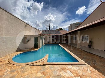house em Rua Antônio Rezende Chaves, Santa Mônica - Uberlândia - MG