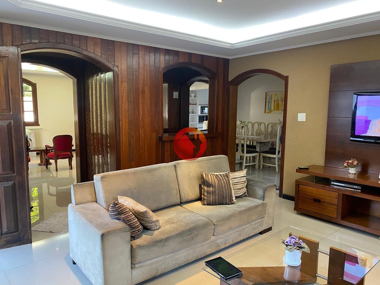Casa com 8 quartos — Santa Mônica, Belo Horizonte