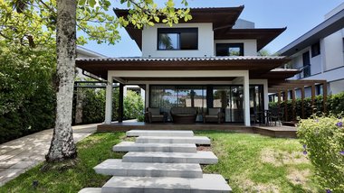 house em Rua das Garoupas, Jurerê Internacional - Florianópolis - SC