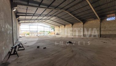 industrial em Rua Pedro Ivo, Nossa Senhora das Graças - Uberlândia - MG