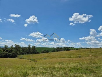 agricultural em Rua Carlos Mauro, Centro - São Pedro - SP