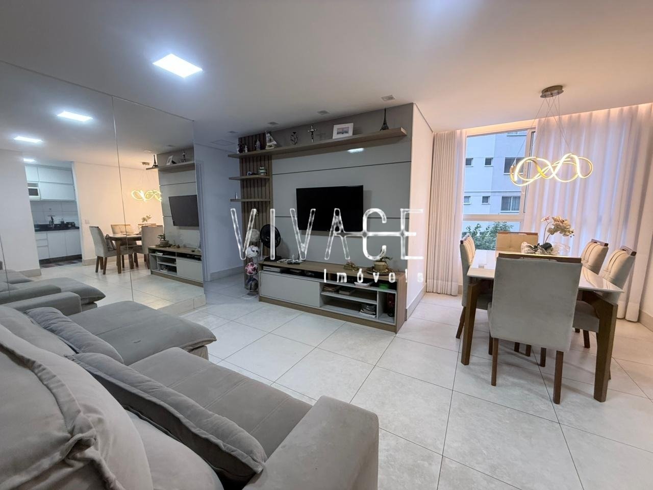 Apartamento com 3 quartos — Indaiá, Belo Horizonte
