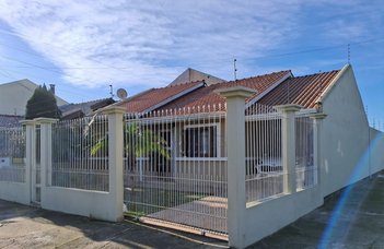 house em Rua Nildo Hainzereder Schutz, Parque Granja Esperança - Cachoeirinha - RS