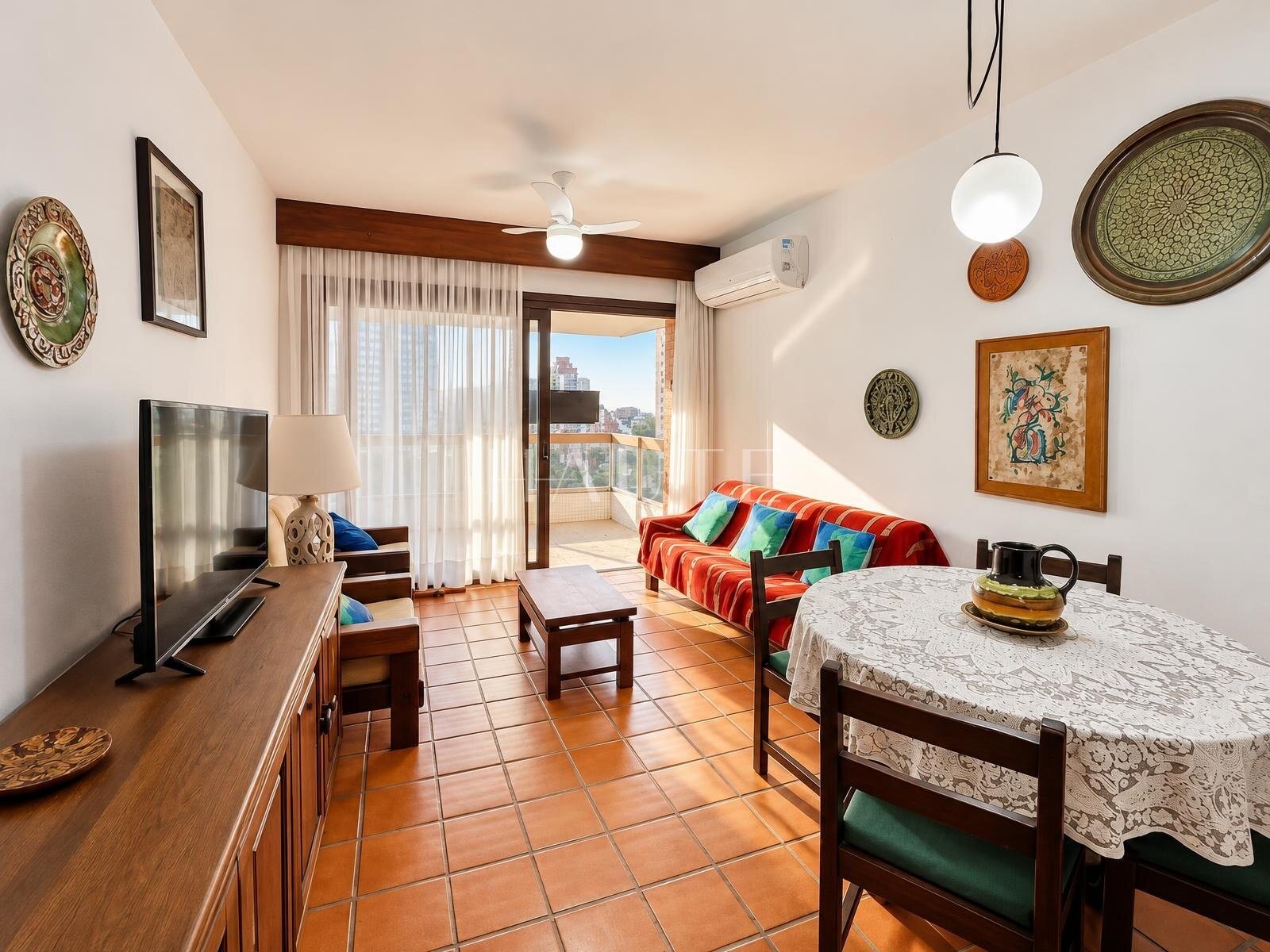 Apartamento 2 dormitórios, 1 suíte, norte e vaga, 90m²