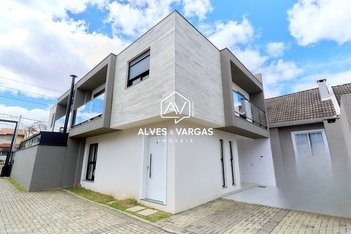 house em Rua Professora Maria da Glória Saldanha Loyola, Uberaba - Curitiba - PR