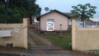 house em Bernardina Maria Moraes, Forquilhas - São José - SC