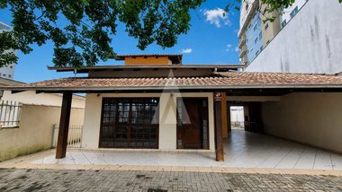 house em Rua General Andrade Neves, América - Joinville - SC