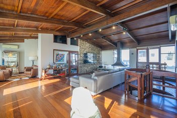 apartment em Rua Desembargador Espiridião de Lima Medeiros, Três Figueiras - Porto Alegre - RS
