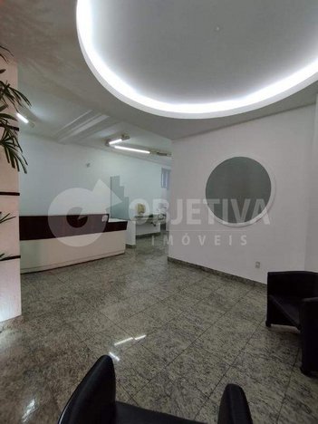 office em Rua Duque de Caxias, Centro - Uberlândia - MG