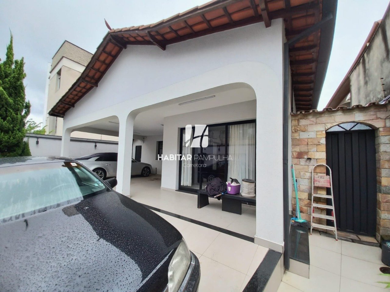 Casa com 4 quartos — Heliópolis, Belo Horizonte