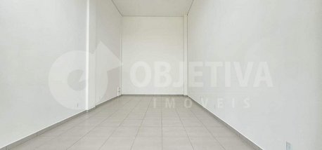 business em Rua Lapa do Lobo, Granja Marileusa - Uberlândia - MG