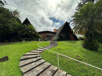 house em Rua Professor Júlio Estrella Moreira, Canadá - Londrina - PR
