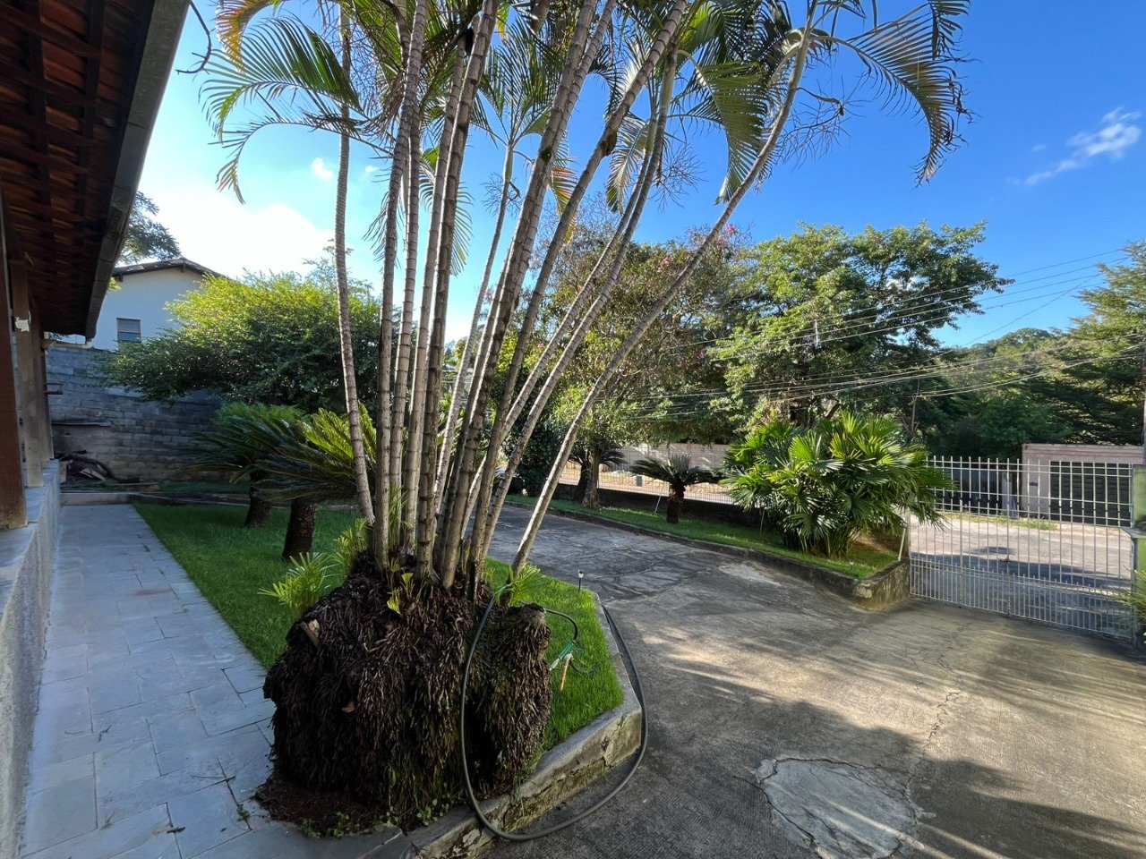 Casa com 4 quartos — Braúnas, Belo Horizonte