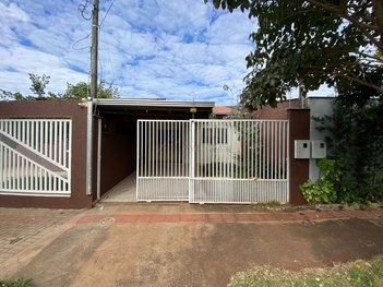 house em Rua Maria Furlan Franciscato, Pacaembu - Londrina - PR