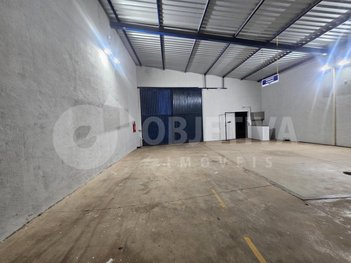 industrial em Rua Oliveira Viana, Pampulha - Uberlândia - MG
