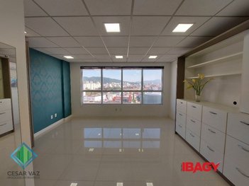 office em Rua Sebastião Furtado Pereira, Barreiros - São José - SC