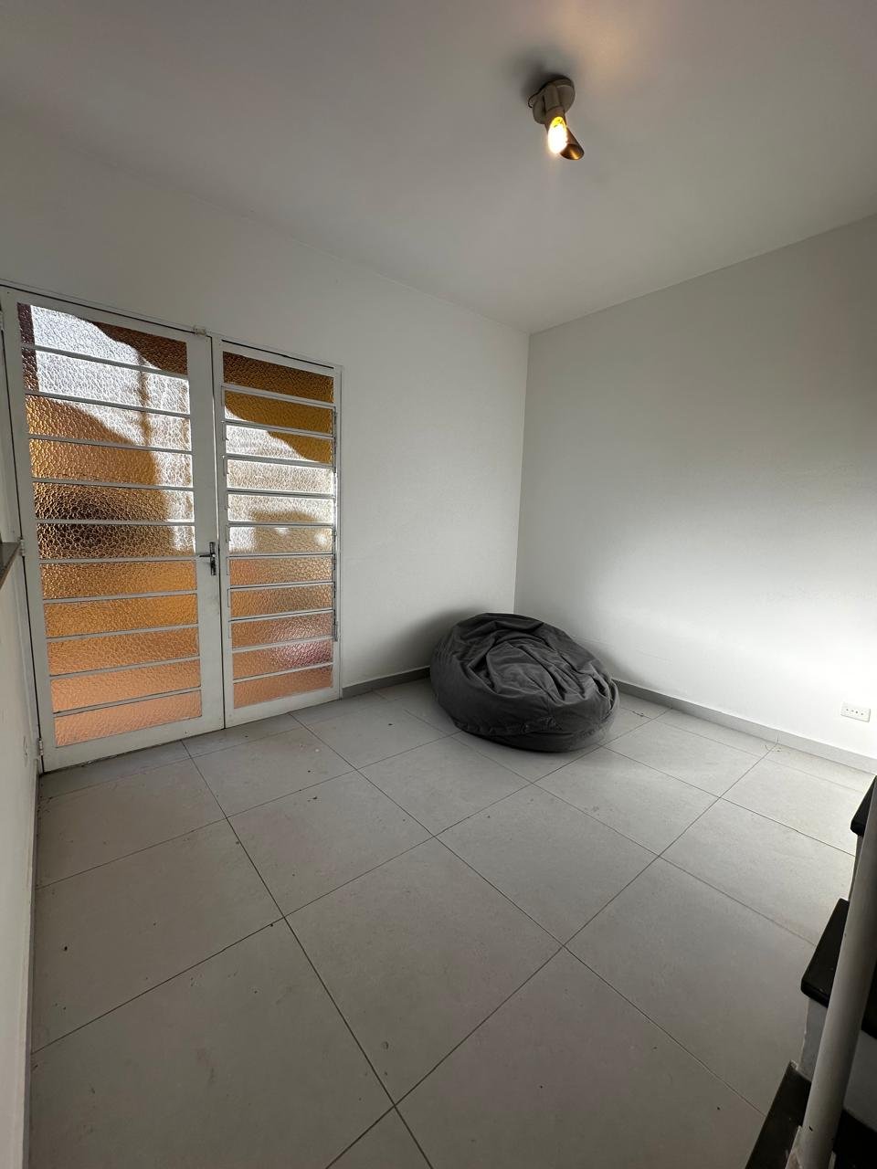 SOBRADO EM CONDOMINIO FECHADO NO JARDIM CALIF�RNIA