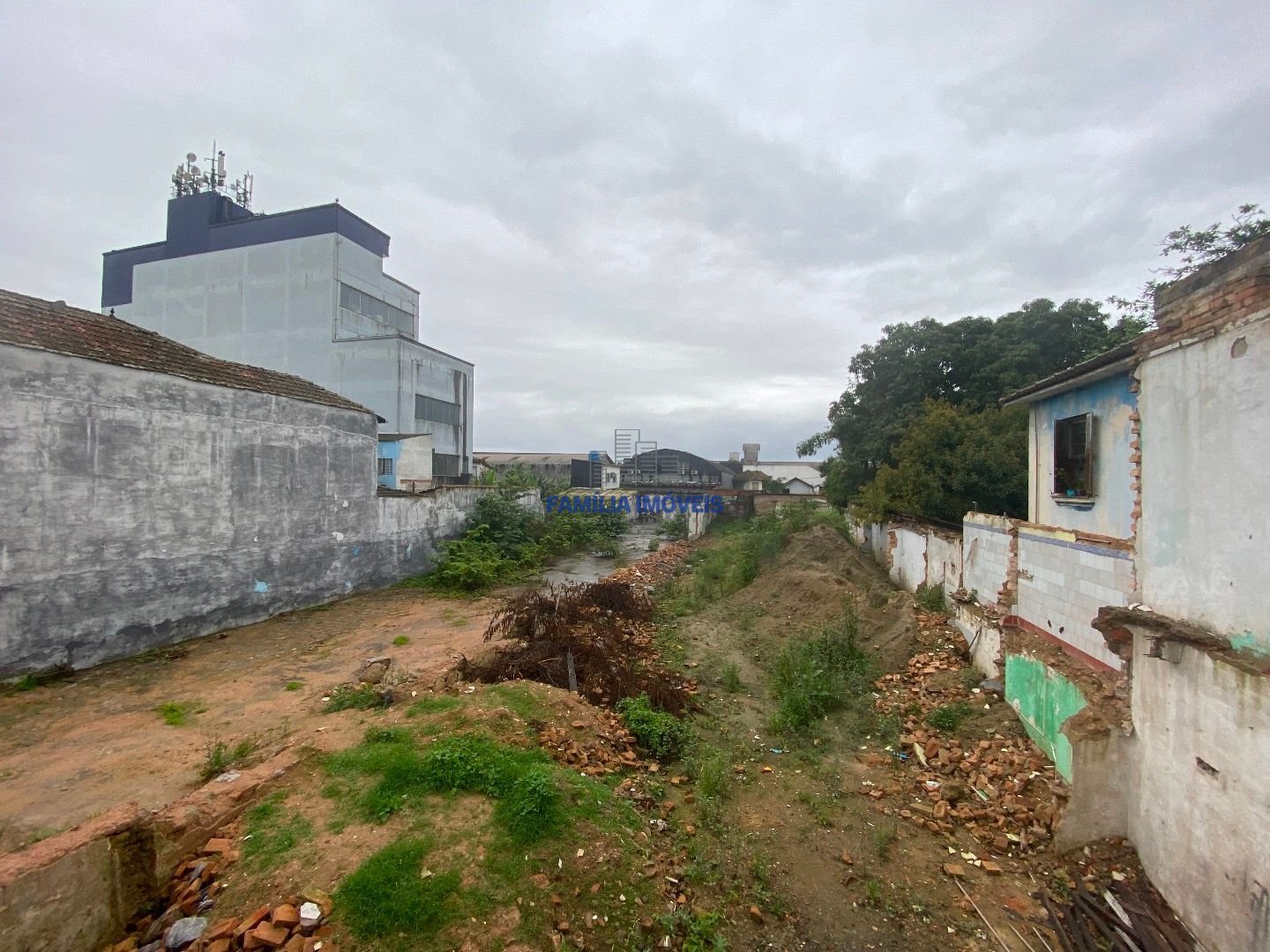 Alugar Terreno para fim comercial na  Vila Matias Santos SP