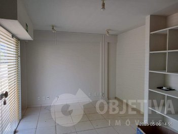 business em Avenida Segismundo Pereira, Santa Mônica - Uberlândia - MG