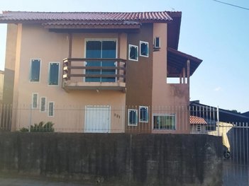 house em Afrísio de Senna Vaz, Serraria - São José - SC