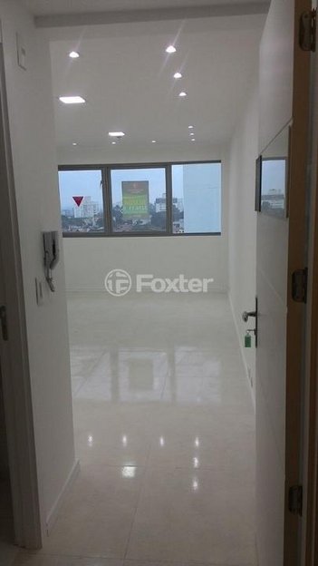 office em Avenida Assis Brasil, São Sebastião - Porto Alegre - RS