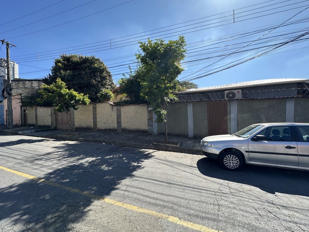 Casa com 3 quartos — Caiçaras, Belo Horizonte