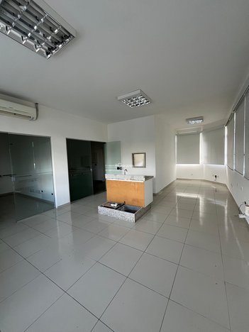 commercial_property em Rua Professor Virgílio Antunes de Oliveira, Centro - Cruzeiro - SP