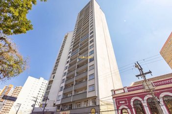 apartment em Rua Alfredo Bufren, Centro - Curitiba - PR