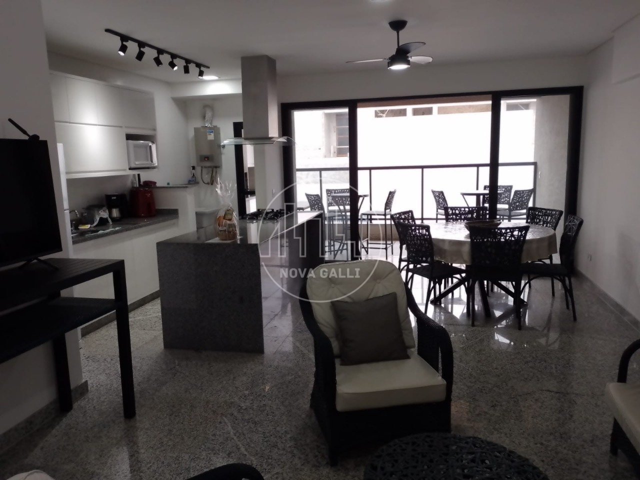 5136c0f6-bca9-4eca-9cba-af2d11f10215