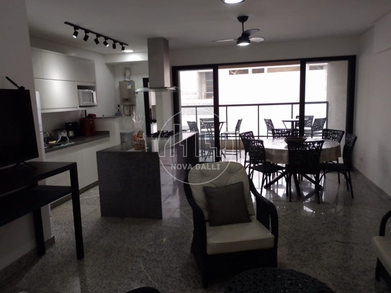 c42e85f9-494c-40c1-9c15-0beea858669e